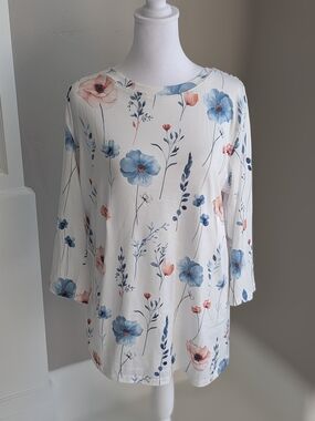Women's Floral Crewneck Top - Blue & Peach on White